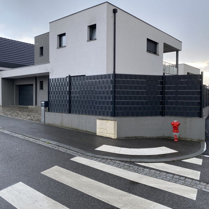 Haguenau cl&ocirc;ture bi fil sur platine puis occultant horizontal Brumath 1