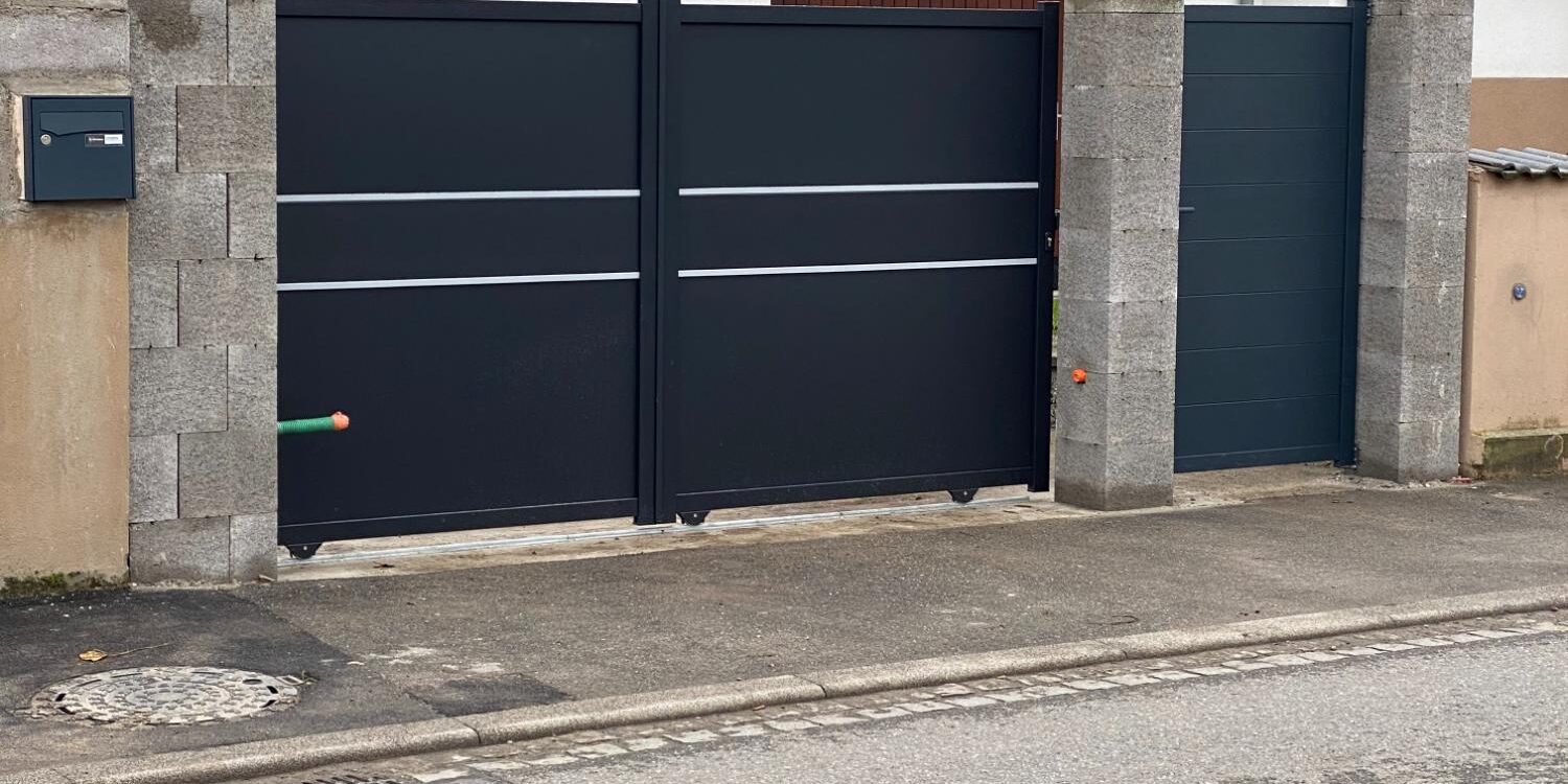 Portail bloqu&eacute; ou qui grince : que faire avant d&rsquo;appeler un professionnel ? Wissembourg
